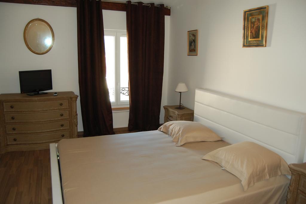 Chateau De La Clapiere Hyères Zimmer foto